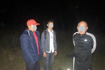 На Ужгородщині прикордонники затримали групу нелегалів разом з провідником